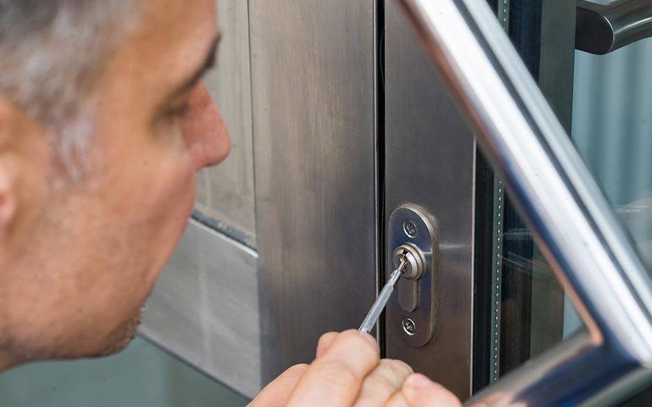 porte claquée Paris 10